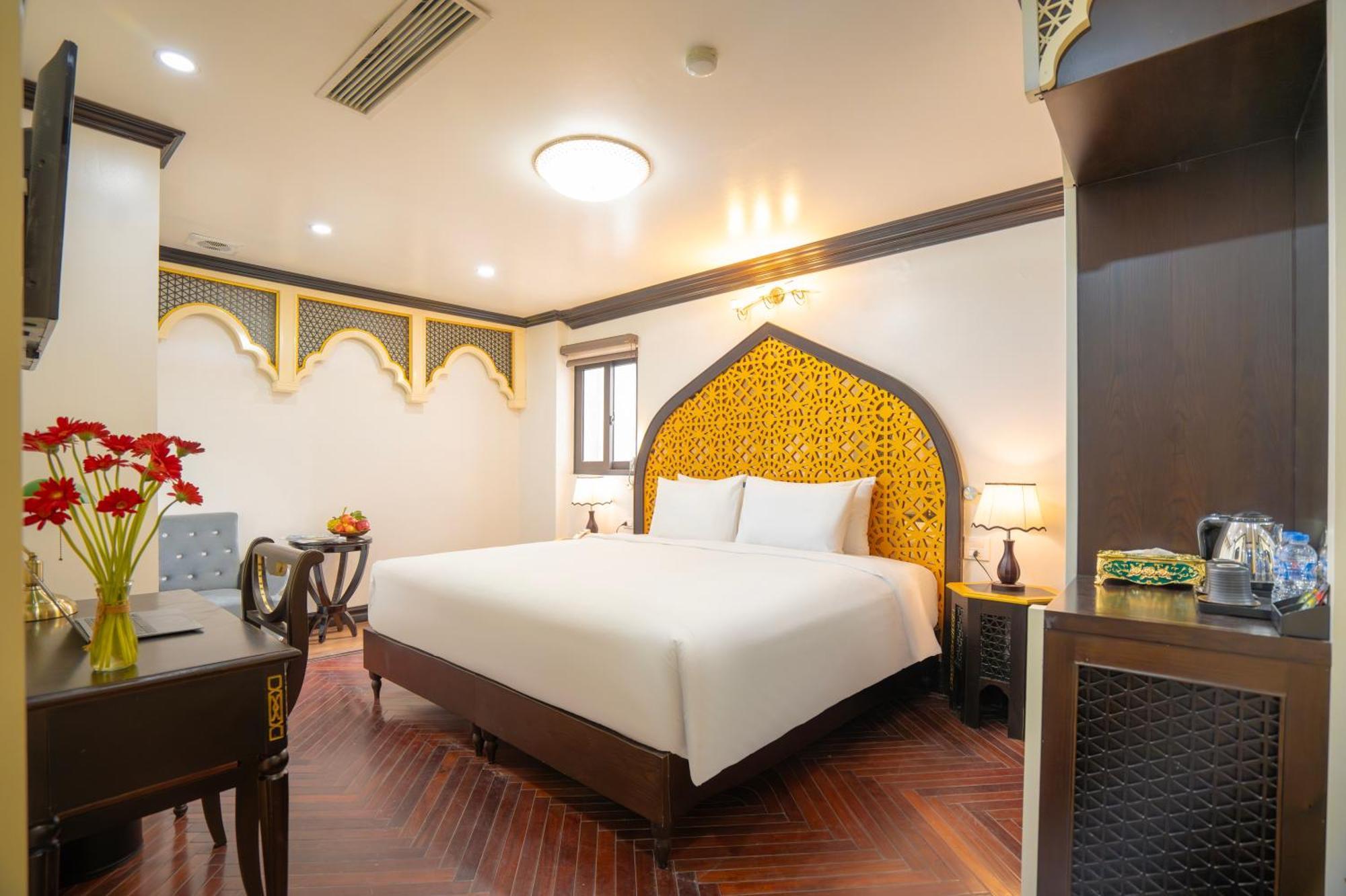 होटल Du Palace 4*